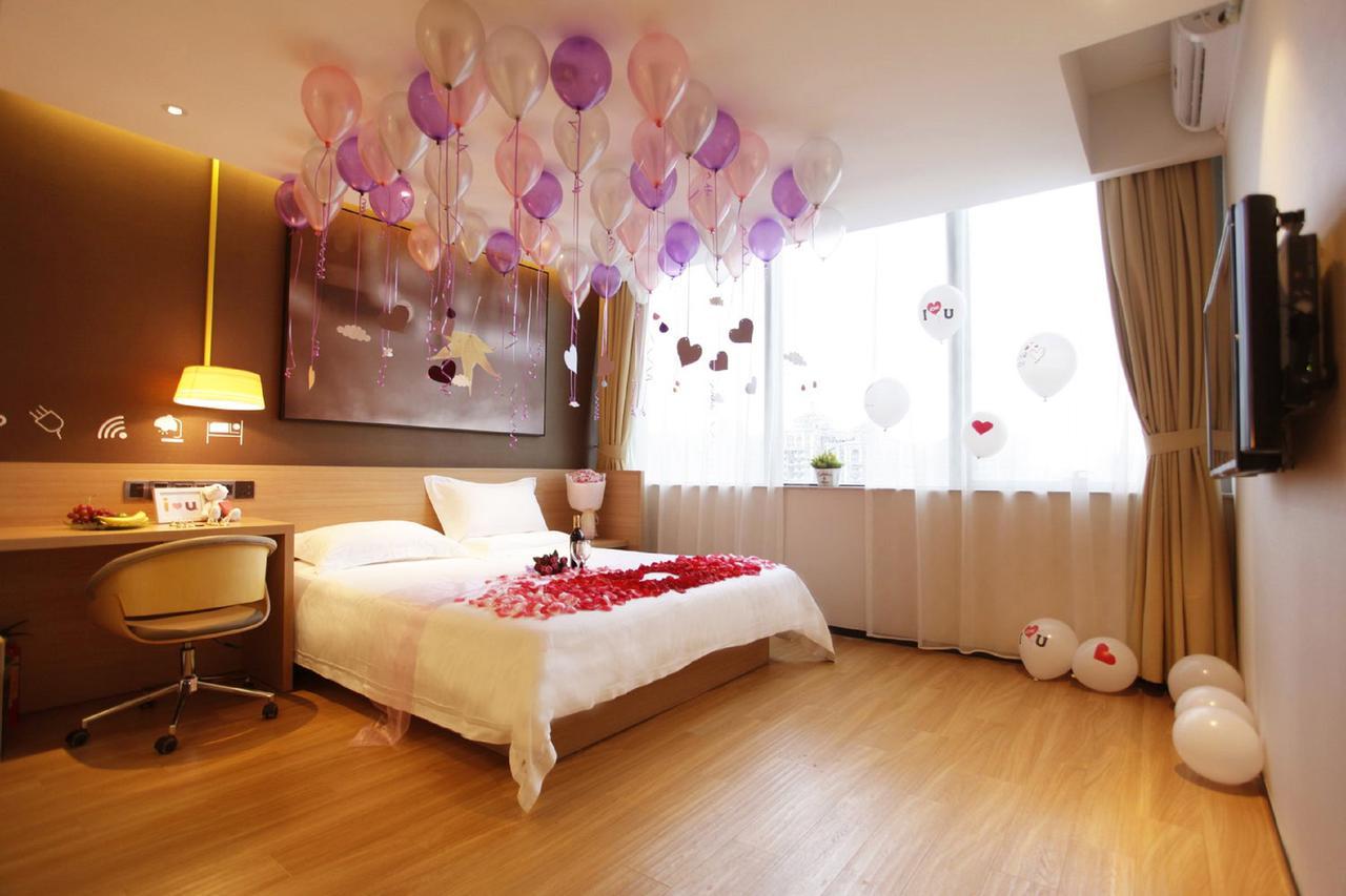 Iu Hotel Urumqi Shinianzi Bus Station Eksteriør billede